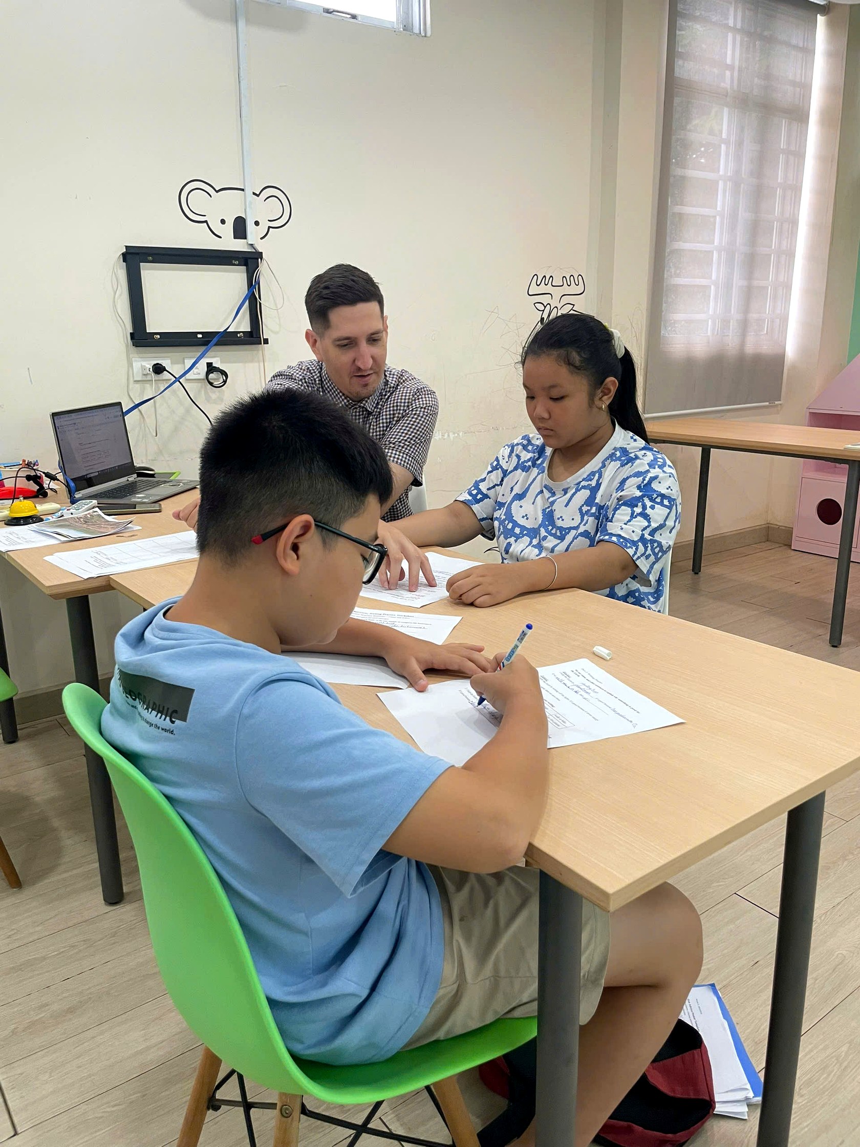 Junior Dino - Tiếng Anh Thiếu Niên tại Beyond English